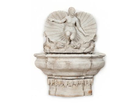 Großer Marmorbrunnen mit Venusfigur